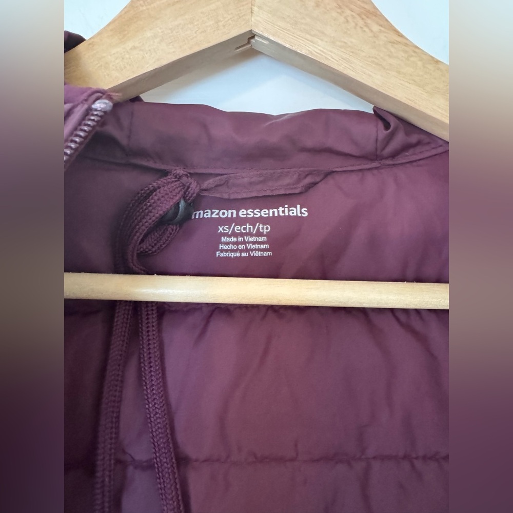 Amazon Essentials Burgundy Puffer Jacket - image 5
